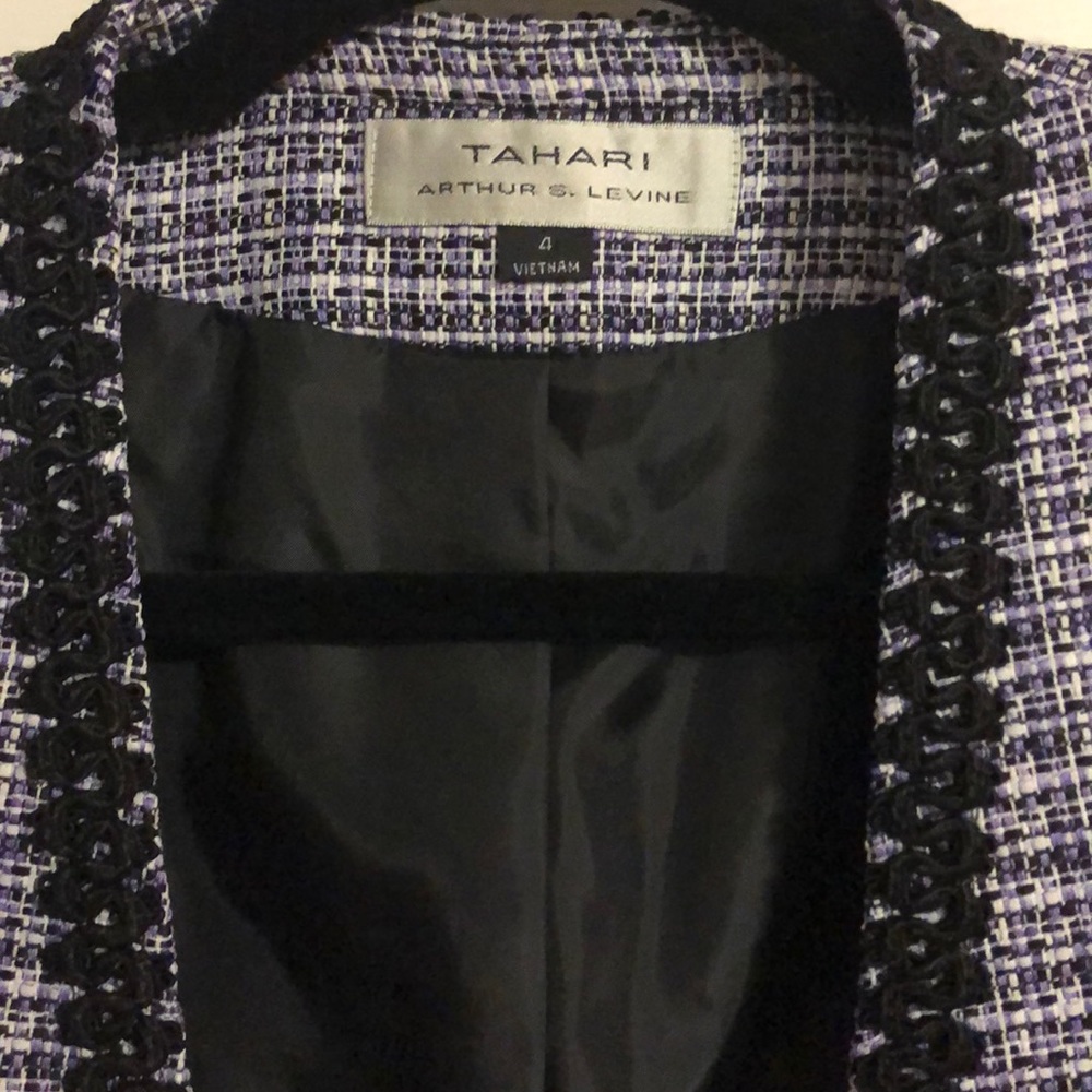 Tahari Blazer - Picture 2 of 6